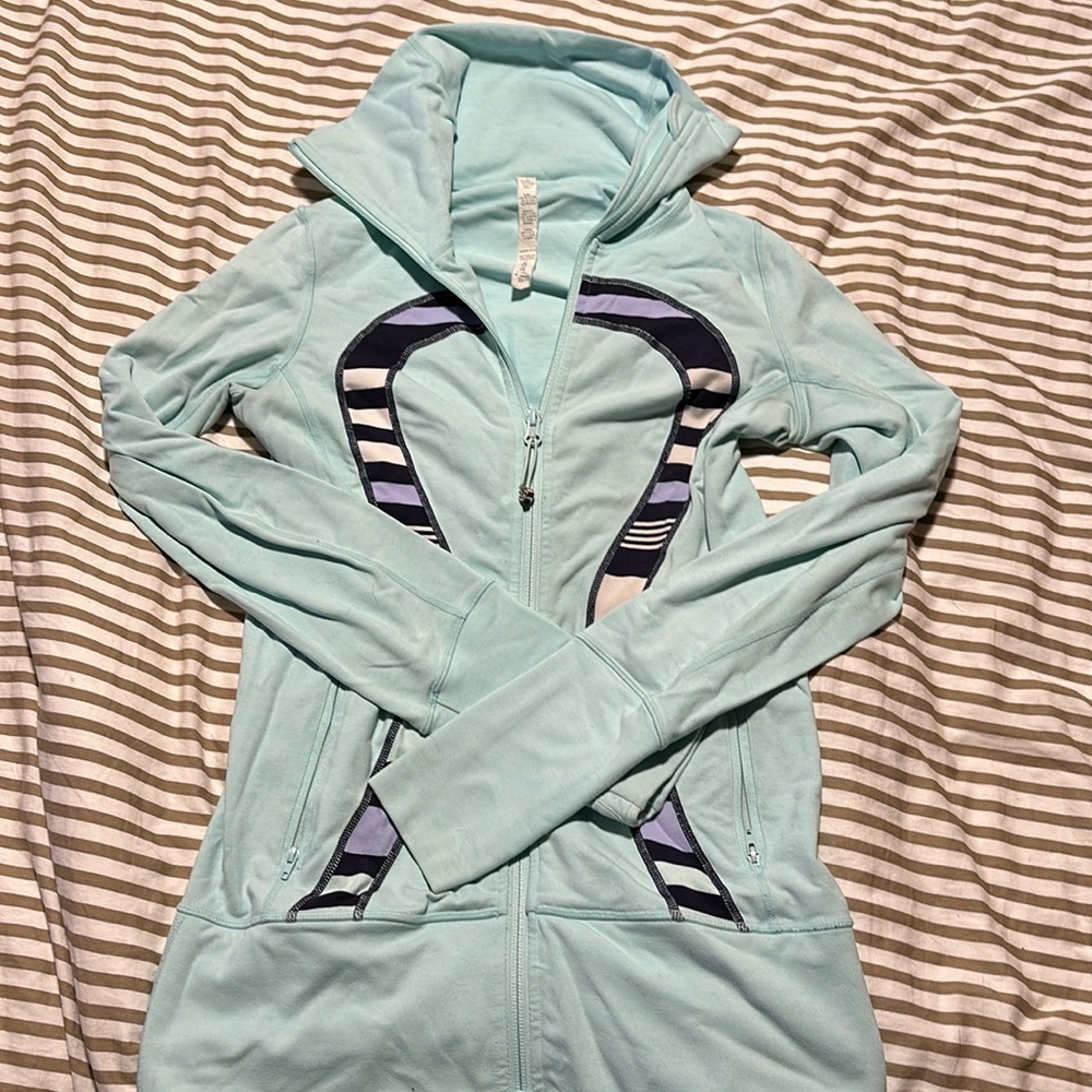 Lululemon zip